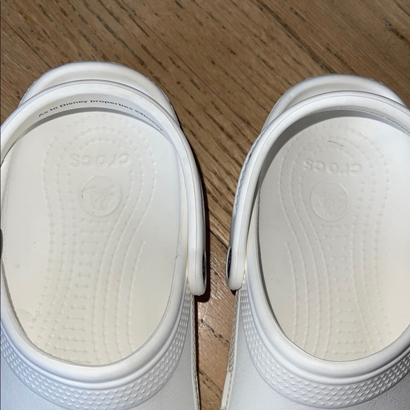Disney White Clogs with Iconic Cutouts size 9 women’s, size 7 men’s. Like new. - Picture 4 of 8